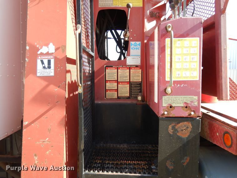 image for item DJ7490 2007 Peterbilt 378  crane truck