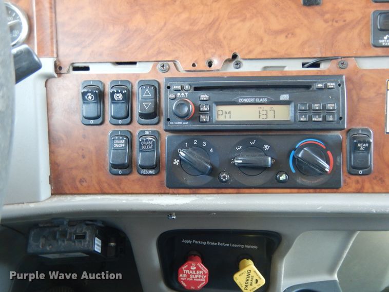 image for item DJ7490 2007 Peterbilt 378  crane truck