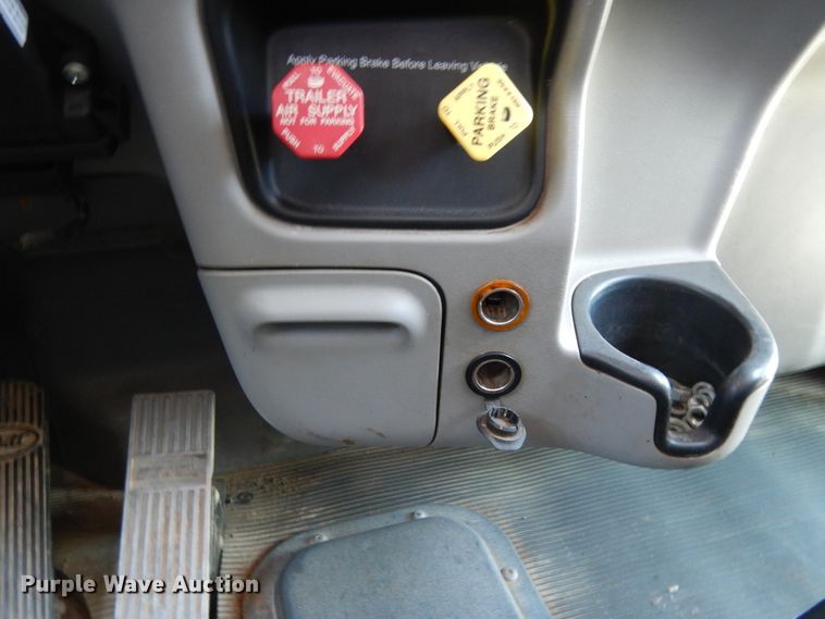 image for item DJ7490 2007 Peterbilt 378  crane truck