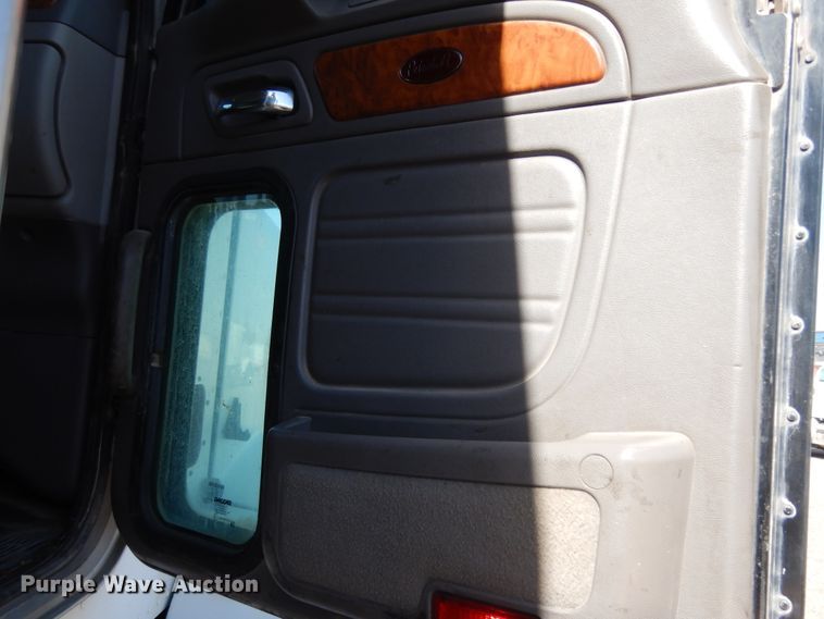 image for item DJ7490 2007 Peterbilt 378  crane truck