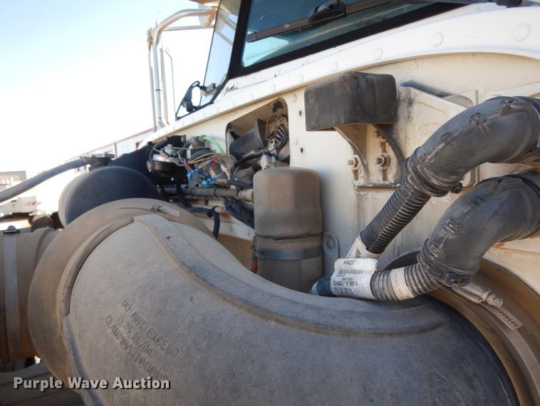 image for item DJ7490 2007 Peterbilt 378  crane truck