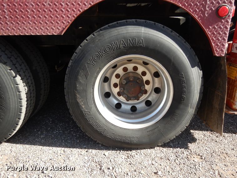 image for item DJ7490 2007 Peterbilt 378  crane truck