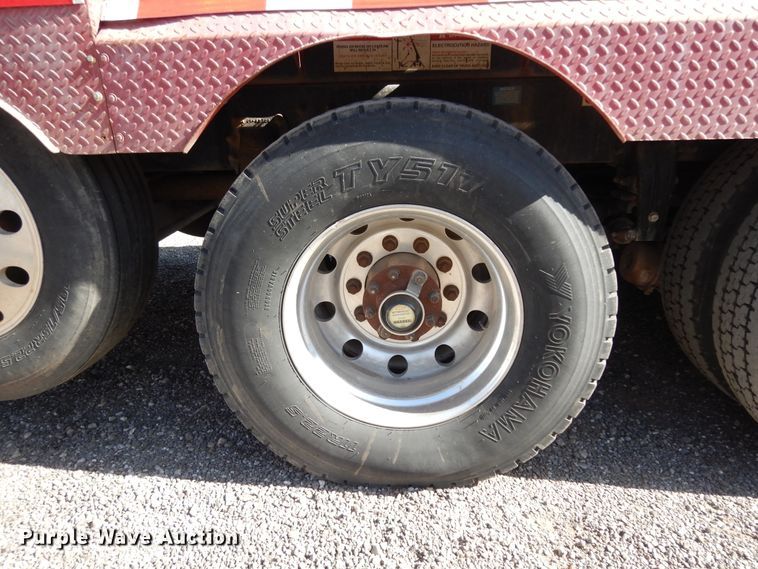 image for item DJ7490 2007 Peterbilt 378  crane truck