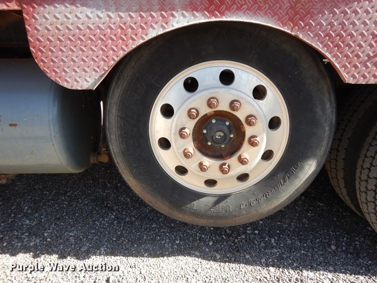 image for item DJ7490 2007 Peterbilt 378  crane truck