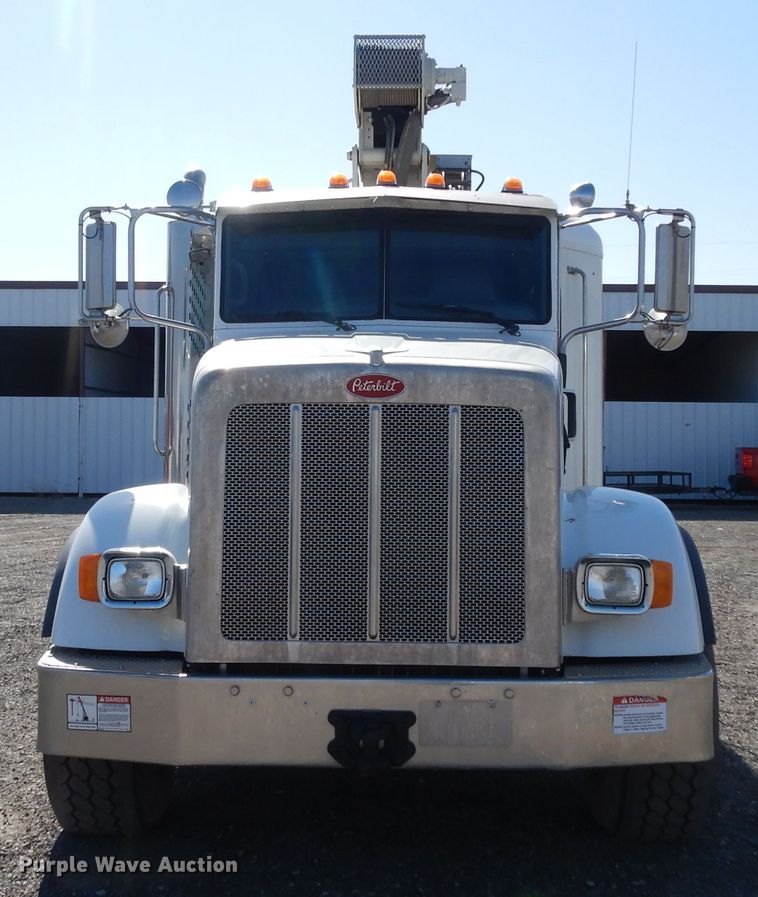 image for item DJ7491 2014 Peterbilt 365  crane truck