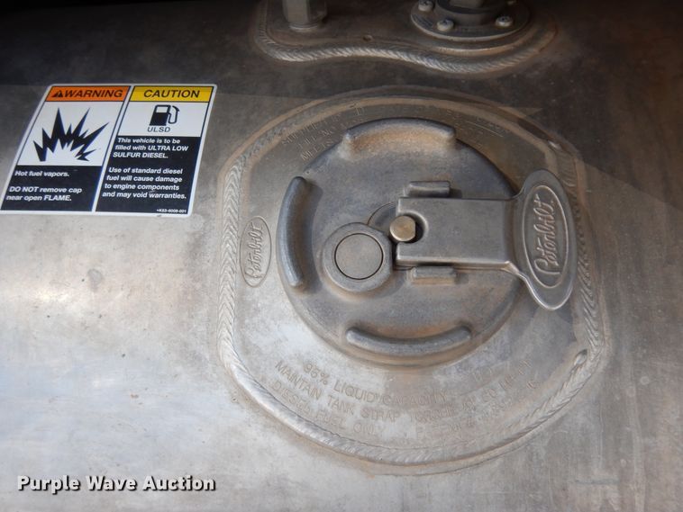 image for item DJ7491 2014 Peterbilt 365  crane truck