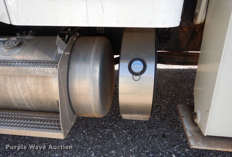 image for item DJ7491 2014 Peterbilt 365  crane truck