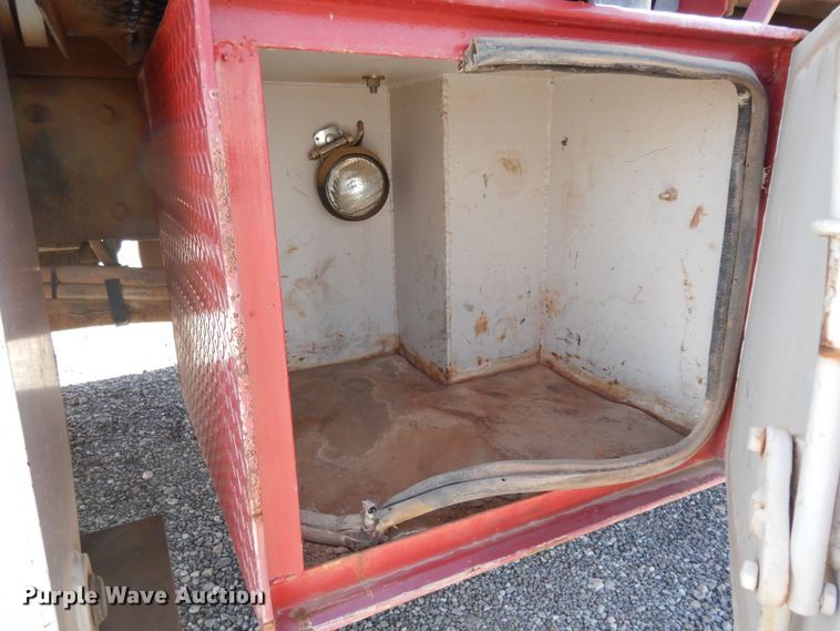 image for item DJ7491 2014 Peterbilt 365  crane truck