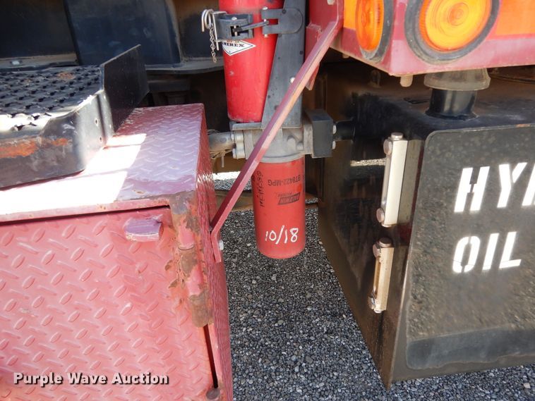 image for item DJ7491 2014 Peterbilt 365  crane truck