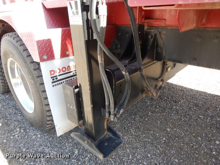 image for item DJ7491 2014 Peterbilt 365  crane truck