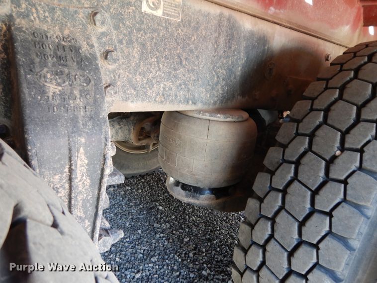 image for item DJ7491 2014 Peterbilt 365  crane truck