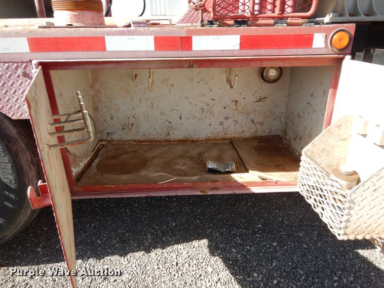 image for item DJ7491 2014 Peterbilt 365  crane truck