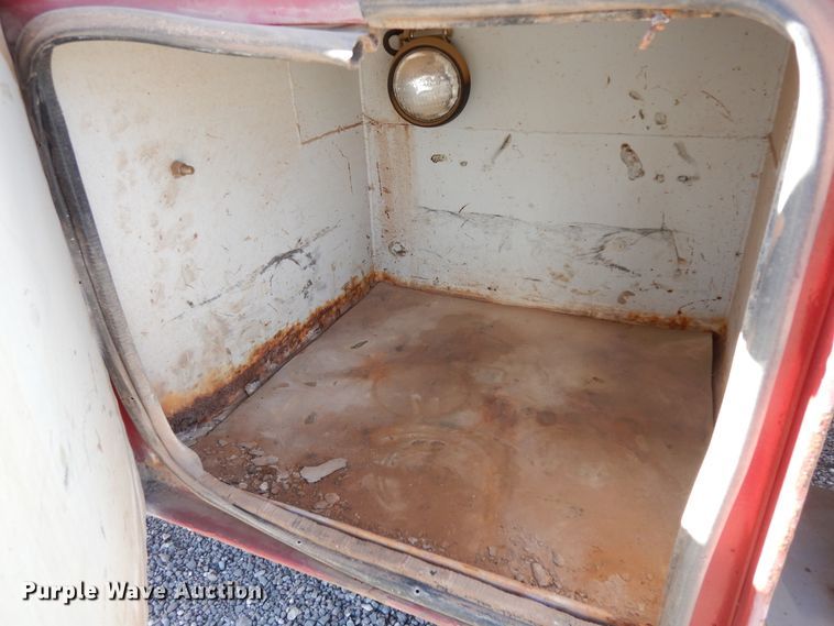 image for item DJ7491 2014 Peterbilt 365  crane truck