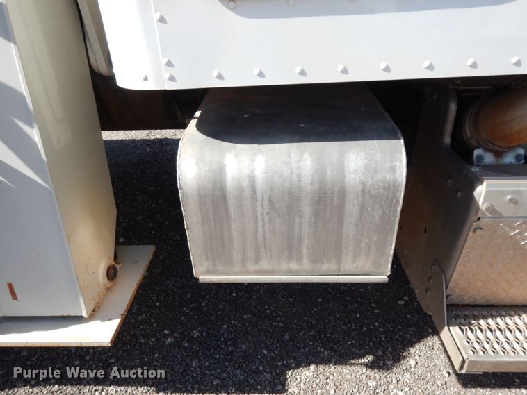 image for item DJ7491 2014 Peterbilt 365  crane truck