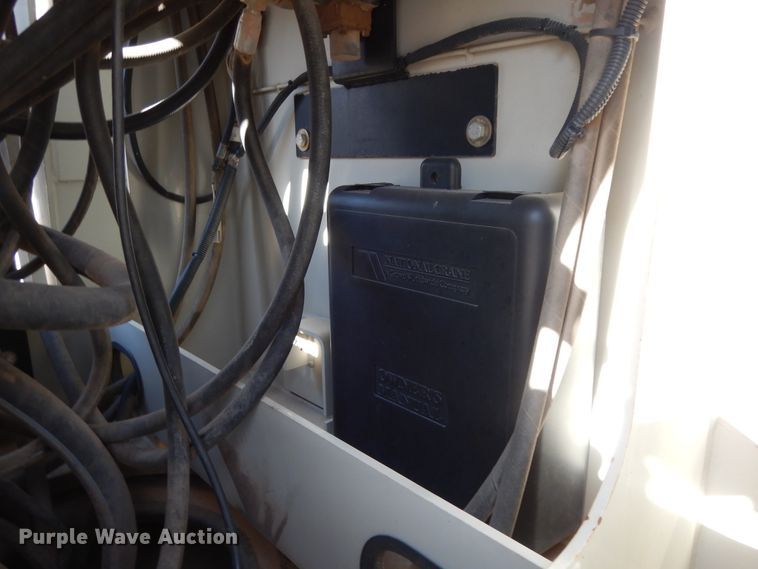 image for item DJ7491 2014 Peterbilt 365  crane truck