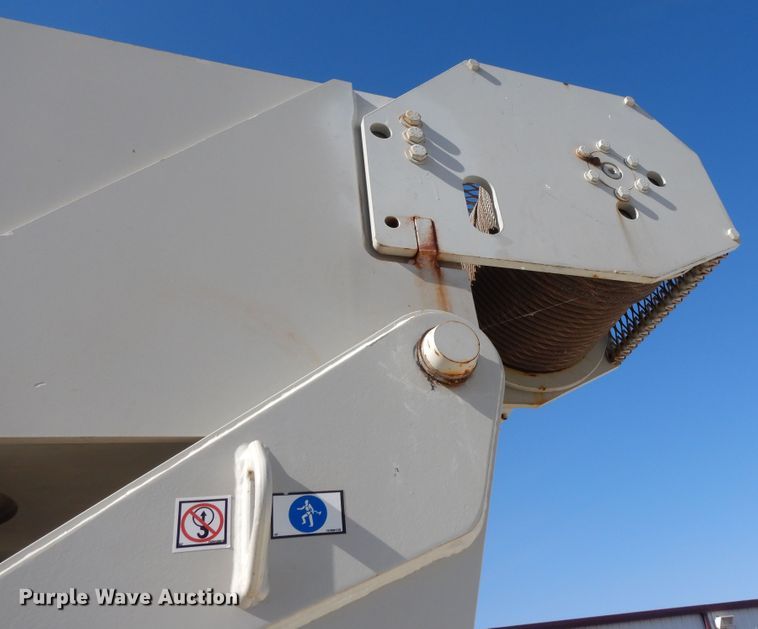 image for item DJ7491 2014 Peterbilt 365  crane truck