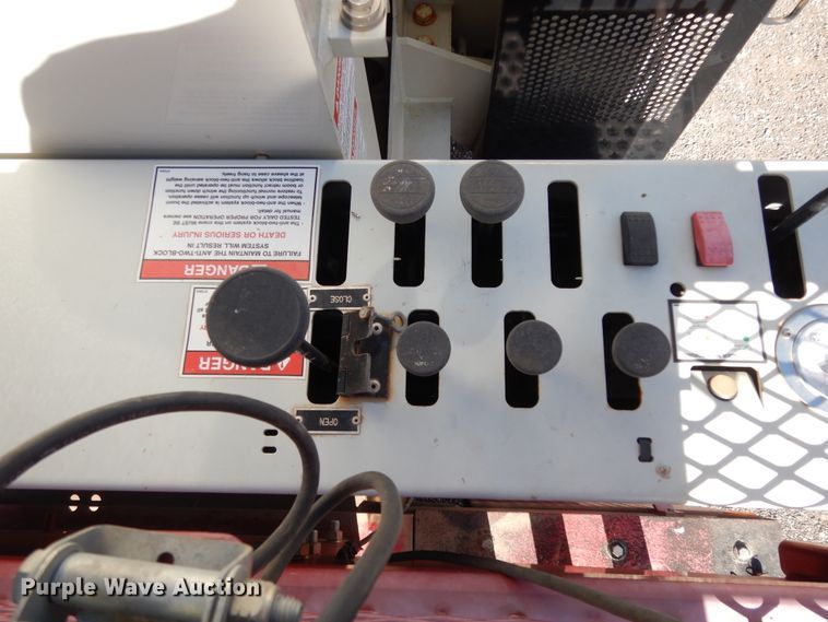 image for item DJ7491 2014 Peterbilt 365  crane truck