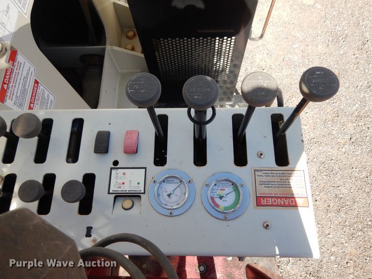 image for item DJ7491 2014 Peterbilt 365  crane truck