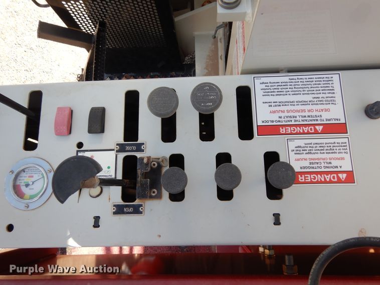 image for item DJ7491 2014 Peterbilt 365  crane truck