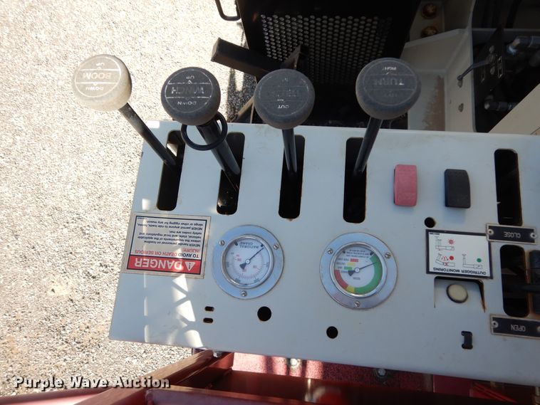 image for item DJ7491 2014 Peterbilt 365  crane truck