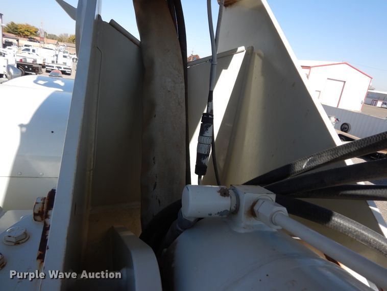 image for item DJ7491 2014 Peterbilt 365  crane truck