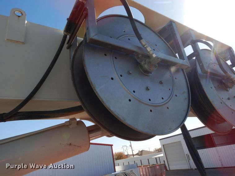 image for item DJ7491 2014 Peterbilt 365  crane truck