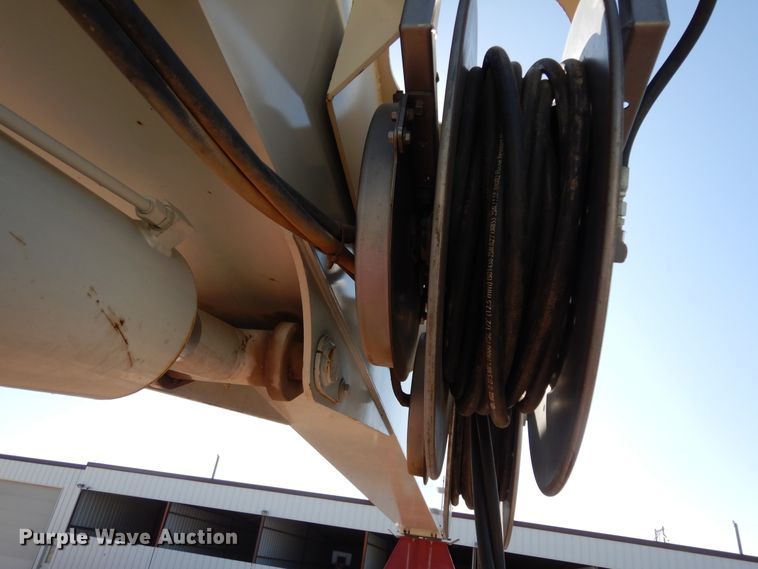 image for item DJ7491 2014 Peterbilt 365  crane truck