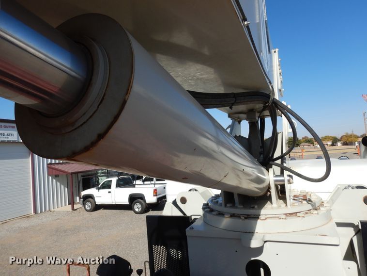 image for item DJ7491 2014 Peterbilt 365  crane truck