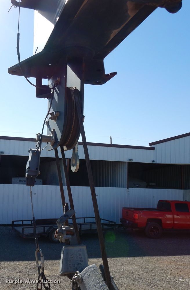 image for item DJ7491 2014 Peterbilt 365  crane truck