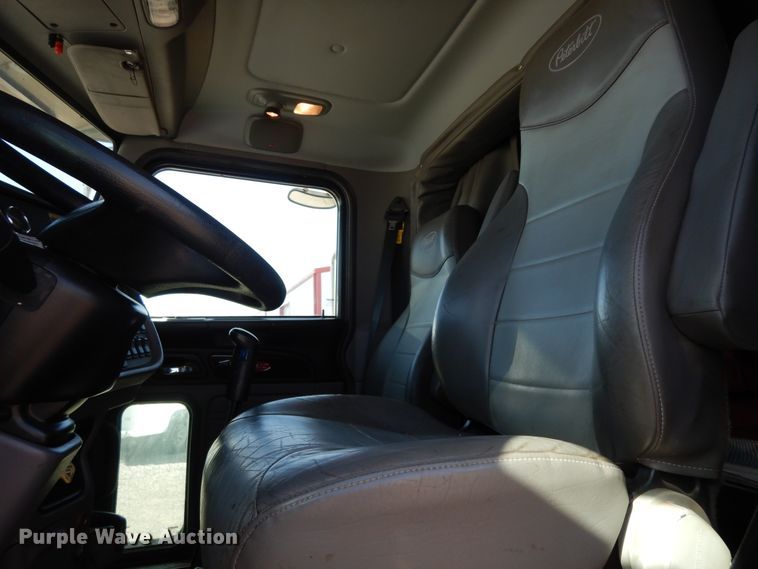 image for item DJ7491 2014 Peterbilt 365  crane truck