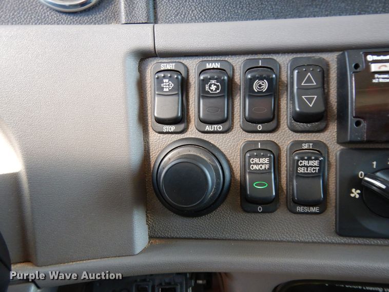 image for item DJ7491 2014 Peterbilt 365  crane truck