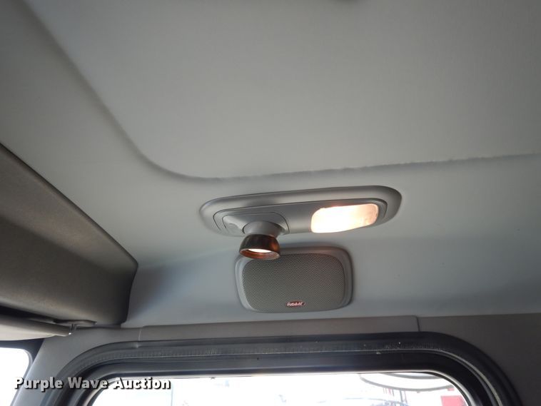 image for item DJ7491 2014 Peterbilt 365  crane truck