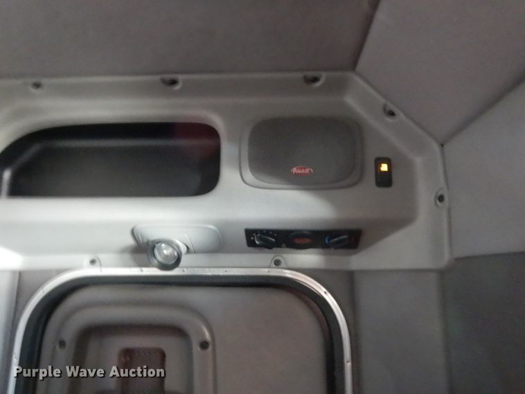 image for item DJ7491 2014 Peterbilt 365  crane truck