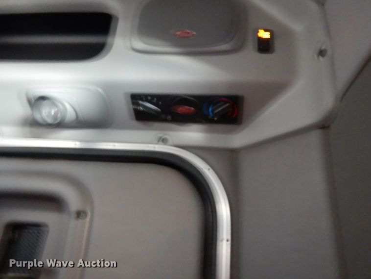 image for item DJ7491 2014 Peterbilt 365  crane truck