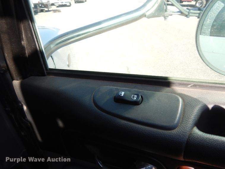 image for item DJ7491 2014 Peterbilt 365  crane truck