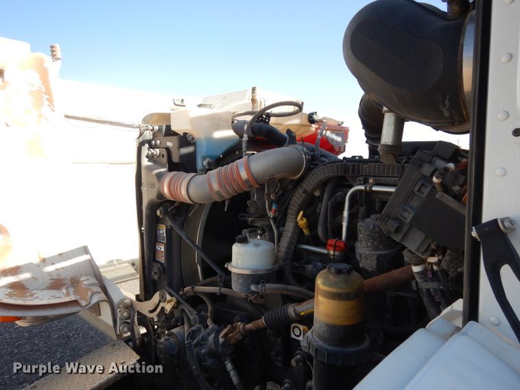 image for item DJ7491 2014 Peterbilt 365  crane truck