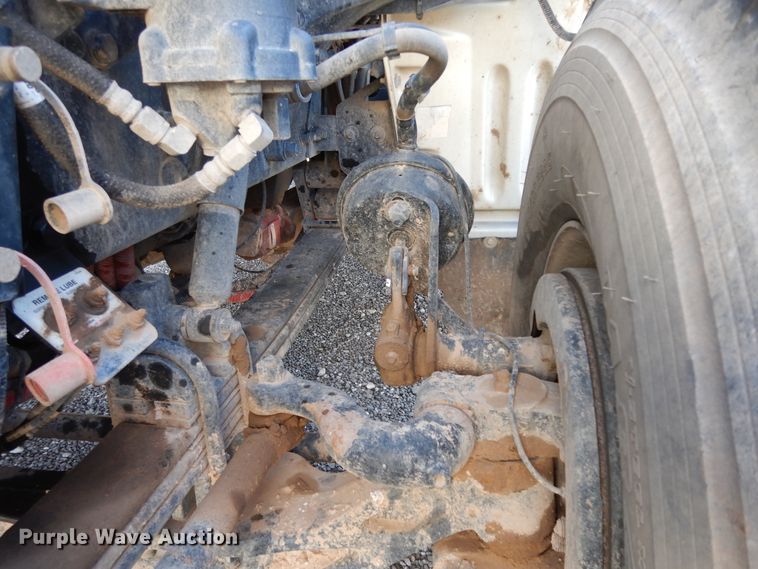 image for item DJ7491 2014 Peterbilt 365  crane truck