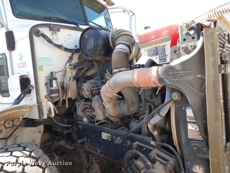 image for item DJ7491 2014 Peterbilt 365  crane truck