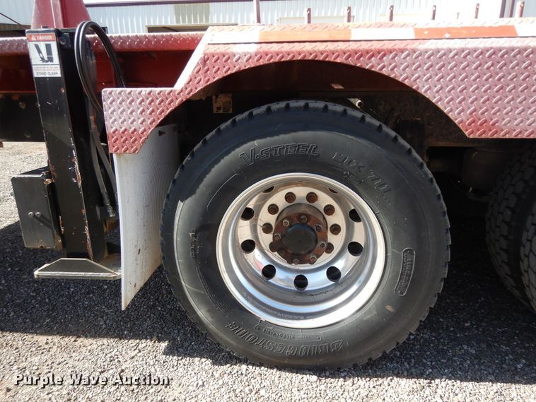 image for item DJ7491 2014 Peterbilt 365  crane truck