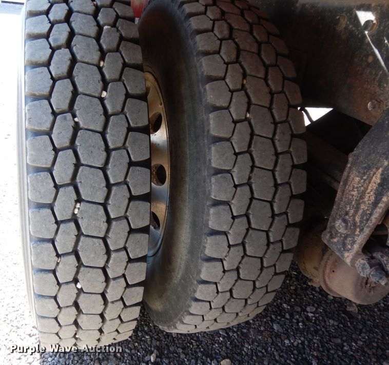 image for item DJ7491 2014 Peterbilt 365  crane truck