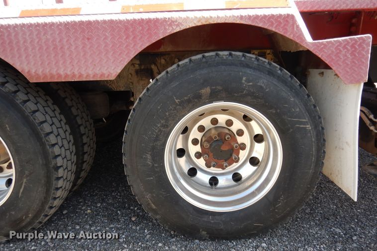 image for item DJ7491 2014 Peterbilt 365  crane truck