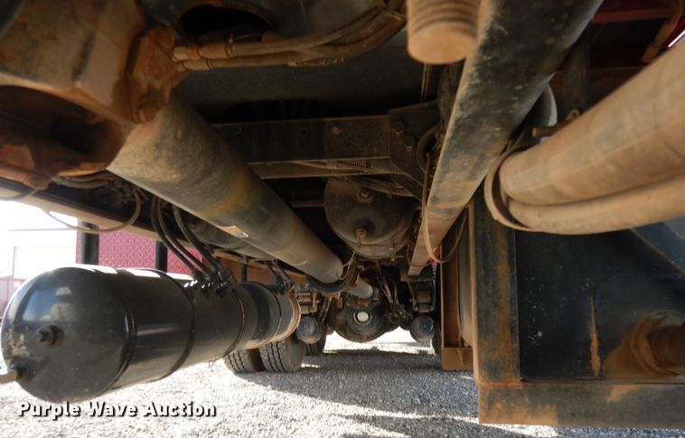 image for item DJ7492 2016 Peterbilt 365  crane truck