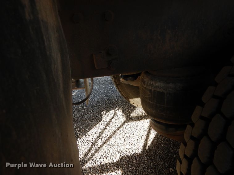 image for item DJ7492 2016 Peterbilt 365  crane truck