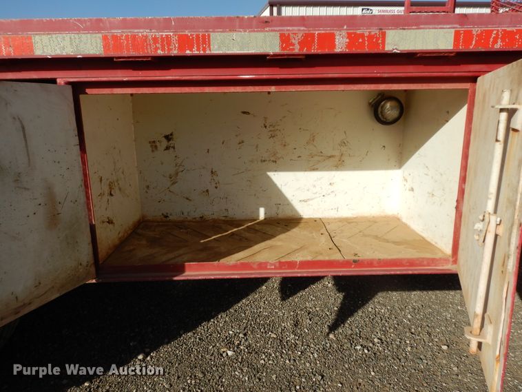 image for item DJ7492 2016 Peterbilt 365  crane truck