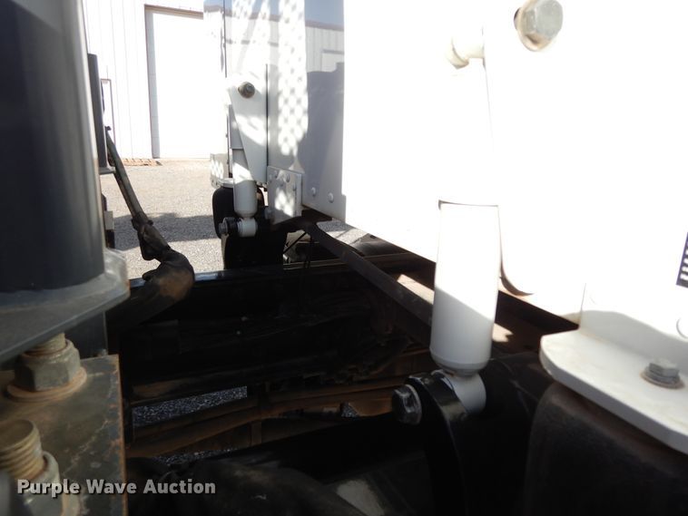 image for item DJ7492 2016 Peterbilt 365  crane truck