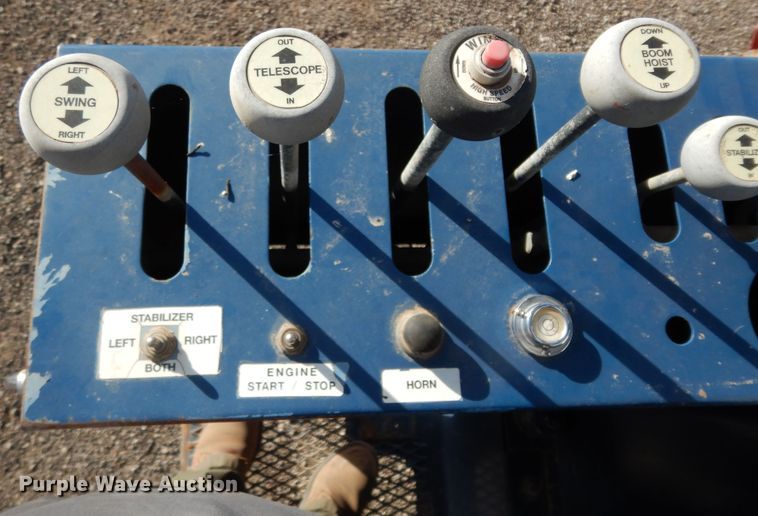 image for item DJ7492 2016 Peterbilt 365  crane truck