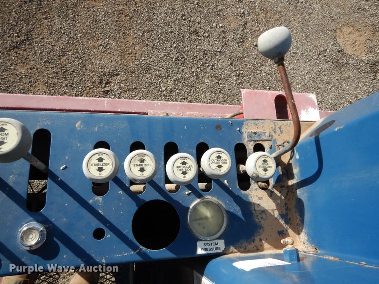 image for item DJ7492 2016 Peterbilt 365  crane truck