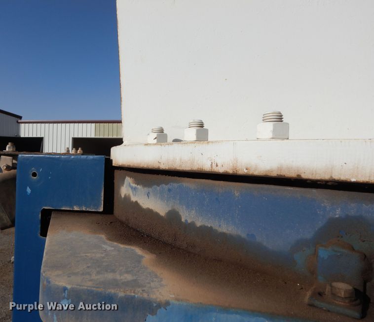 image for item DJ7492 2016 Peterbilt 365  crane truck