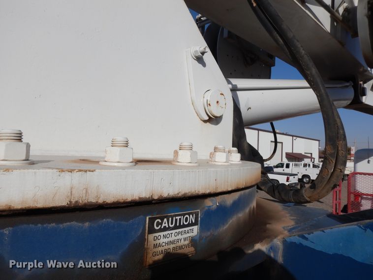 image for item DJ7492 2016 Peterbilt 365  crane truck