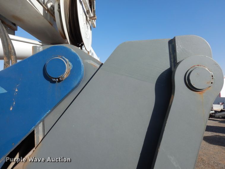 image for item DJ7492 2016 Peterbilt 365  crane truck